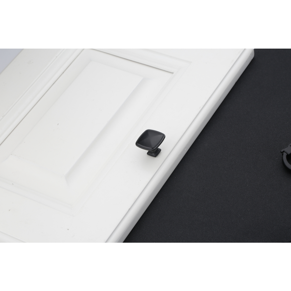 TORSTEN ปุ่มจับเฟอร์นิเจอร์ซิงค์อัลลอยด์ รุ่น6049-KI 30.5*30.5*24 มม. สีดำ