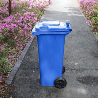 KLEANZY ถังขยะเทศบาลฝาเรียบทรงเหลี่ยม 120 ลิตร รุ่น TG51804-BU ขนาด 57x46x93 ซม. สีน้ำเงิน (ขยะทั่วไป) 1/4