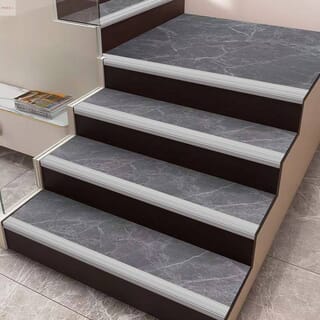 MAC จมูกบันได PVC หน้ากว้าง 38 มม. ยาว 2 เมตร รุ่นDF38-20G2 สีเทาอ่อน