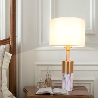 EILON โคมไฟตั้งโต๊ะ ขั้ว E27 ขนาด 30x30x58cm รุ่น Y004 สีขาว-ทอง