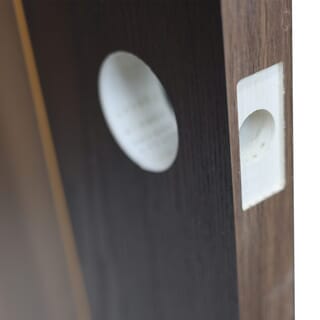 WELLINGTAN ประตูภายนอก UPVC บานทึบเซาะร่อง รุ่น UPVC-WEFU010-3 ขนาด 80x200ซม. สีทูโทน น้ำตาลอ่อน-วอลนัท (เจาะลูกบิด)