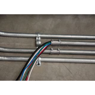 V.E.G. ท่อเหล็กร้อยสายไฟ รุ่น EMT-A ขนาด : 1/2   (17.93mm*1.07mm*3.05m)