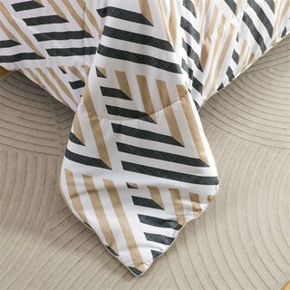 TRUFFLE ชุดเครื่องนอนพร้อมผ้านวม 6 ชิ้น รุ่น Riku-01 ขนาด 5ฟุต สีกากี