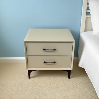 DELICATO ตู้ข้างเตียง รุ่น Aura ขนาด 50x40x48 ซม. สีเทามิสต์เกรย์ 