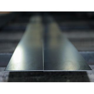 เหล็กแบนตัด  1 1/2 นิ้ว หนา 6 มม. ฟ้า