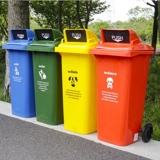 KLEANZY ถังขยะเทศบาลฝาสวิงทรงเหลี่ยม 120 ลิตร ขนาด 57x46x93-106 ซม. รุ่น TG51804H-BU สีน้ำเงิน (ขยะทั่วไป)