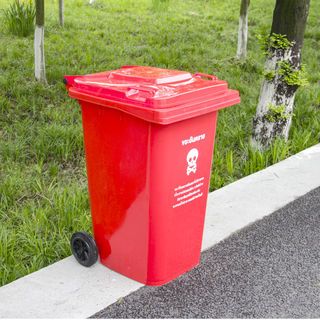 ICLEAN ถังขยะเทศบาลฝาเรียบทรงเหลี่ยม 240 ลิตร รุ่น TG51805-RE ขนาด 74x59x100 ซม. สีแดง (ขยะอันตราย) 1/4