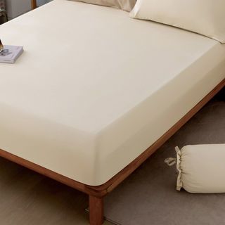 TRUFFLE ชุดเครื่องนอนพร้อมผ้านวม 5 ชิ้น ขนาด 5  ฟุต รุ่น SUNKO-01 สีเบจ