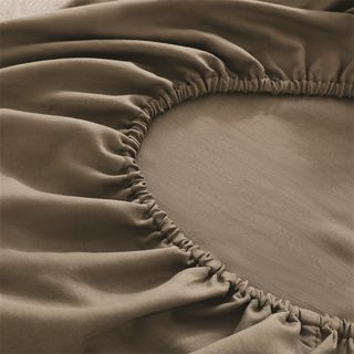 TRUFFLE ชุดเครื่องนอนพร้อมผ้านวม 6 ชิ้น รุ่น Hoshi-02 ขนาด 5ฟุต สีกากี-ครีม