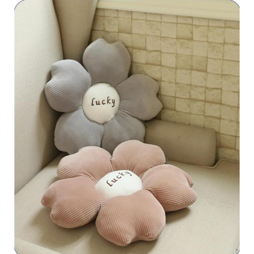 KOJI เบาะรองนั่งทรงดอกไม้น่ารัก N-665ขนาด45x45x9 ซม.คละสี