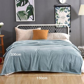 Truffle ผ้าห่ม รุ่น Nako-05 ขนาด 150x200 ซม. สีฟ้าอ่อน