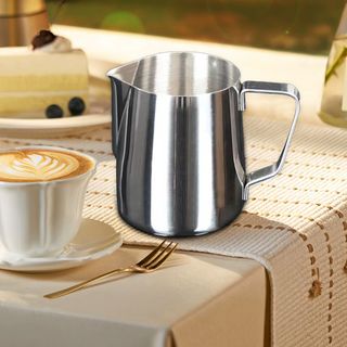 ADAMAS เหยือกตีฟองนมสเตนเลส 900 มล. EAMONN-03 สีเงิน