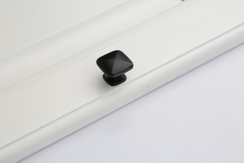 TORSTEN ปุ่มจับเฟอร์นิเจอร์ซิงค์อัลลอยด์ รุ่น6049-KI 30.5*30.5*24 มม. สีดำ