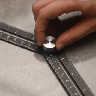 HUMMER ไม้บรรทัด 6 พับ สำหรับวัดตำแหน่งเจาะรูกระเบื้อง  รุ่น JGDW0703  3 ขนาด 25/40/45MM  (10.7X104X1.8cm)