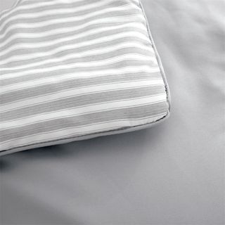 TRUFFLE ชุดเครื่องนอนพร้อมผ้านวม 4 ชิ้น รุ่น Yume-01 ขนาด 3.5ฟุต สีเทา