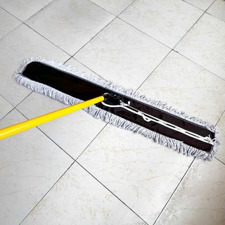 Iclean ม็อปดันฝุ่น 48นิ้ว ด้ามเหล็กเคลือบ รุ่น YM3060-48 ขนาด 20x123x140 cm. สีเหลือง
