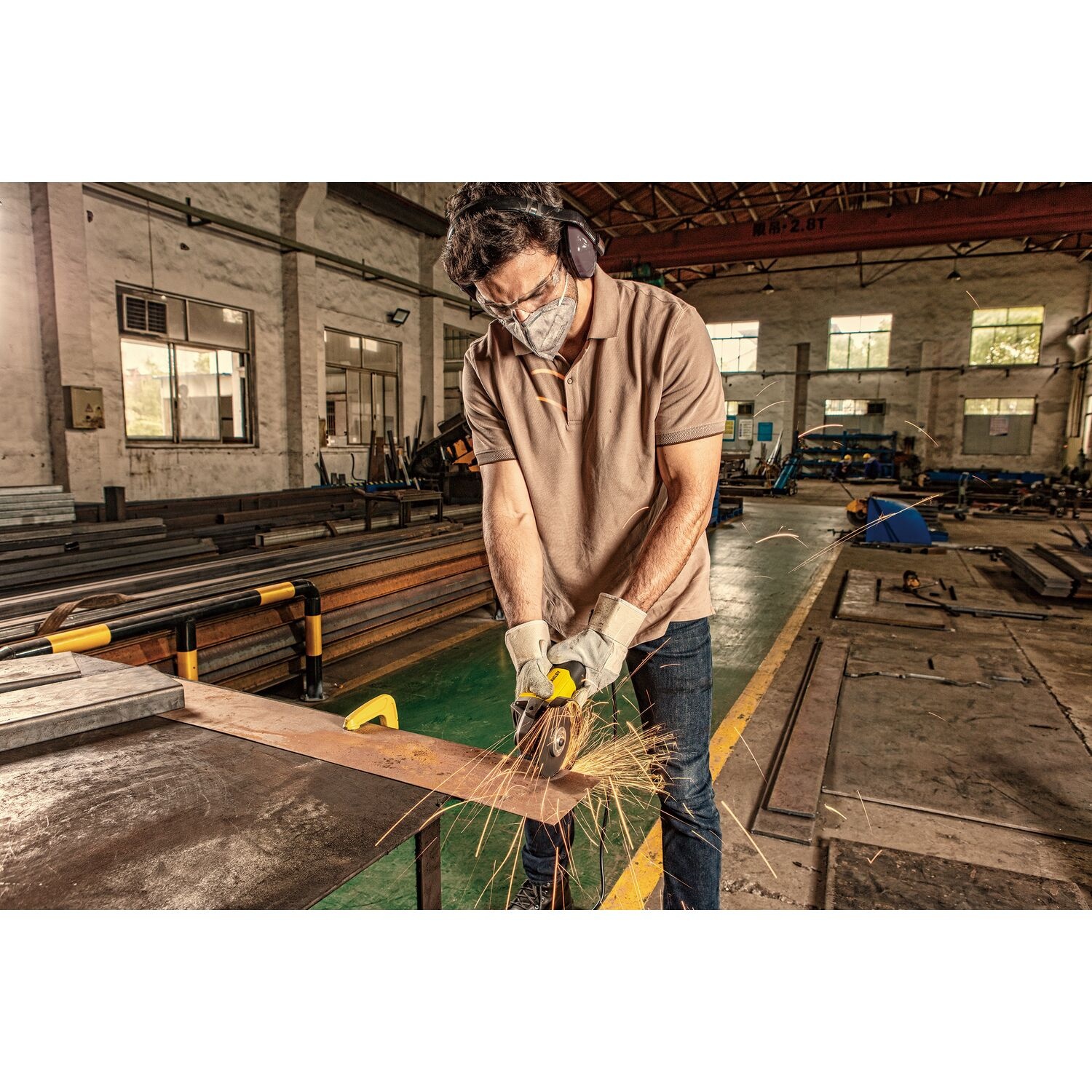 STANLEY เครื่องเจียร 4 นิ้ว 750W SG7100A-B1 (แถมฟรีใบเจียร 1+ใบตัด 3 ใบ)