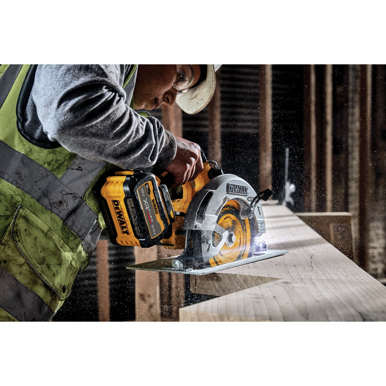 DEWALT เลื่อยวงเดือนไร้สาย 7-1/4 นิ้ง(20V Max XR) ไร้แปรงถ่าน รุ่น DCS573N-B1