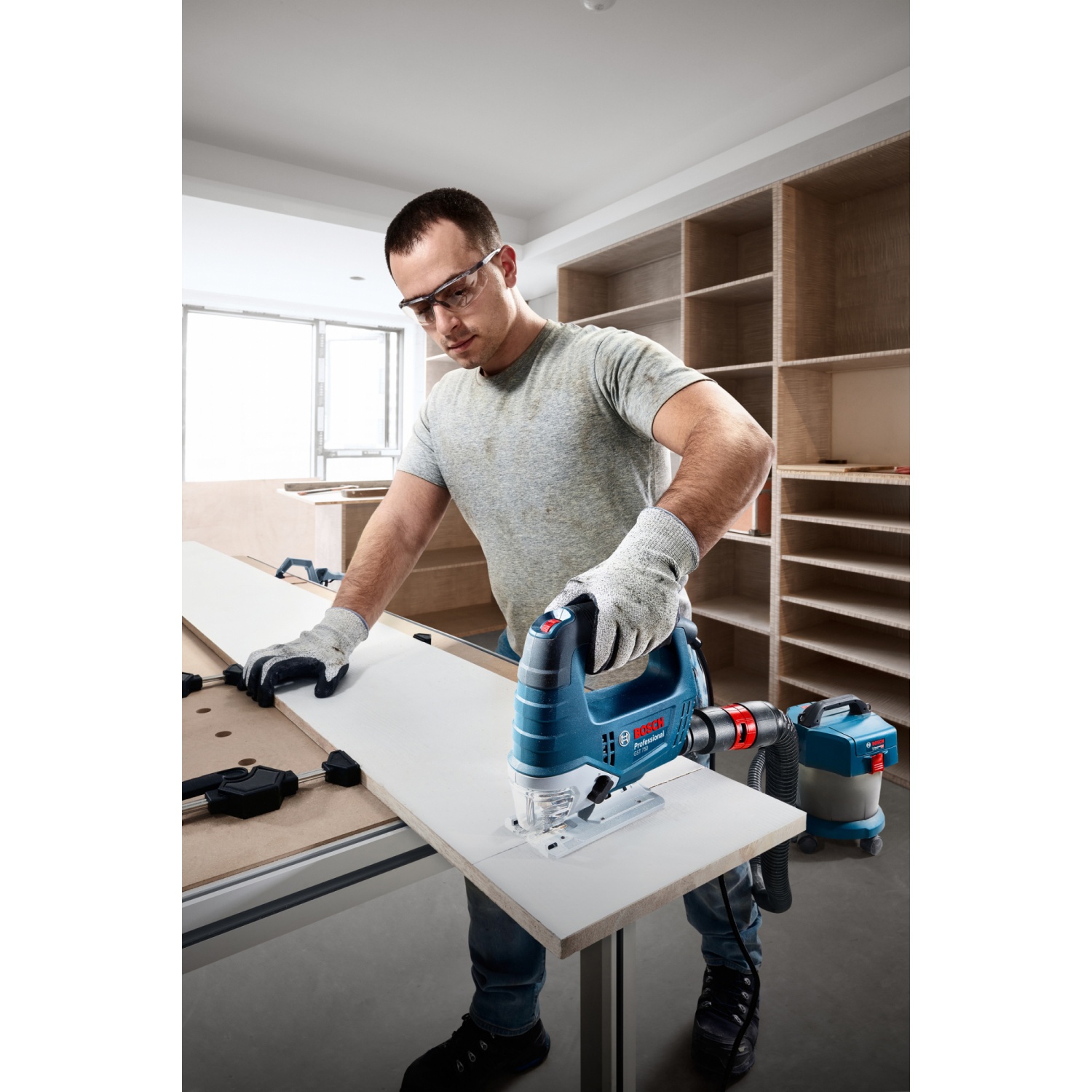 BOSCH เลื่อยจิ๊กซอว์ 520W รุ่น GST750