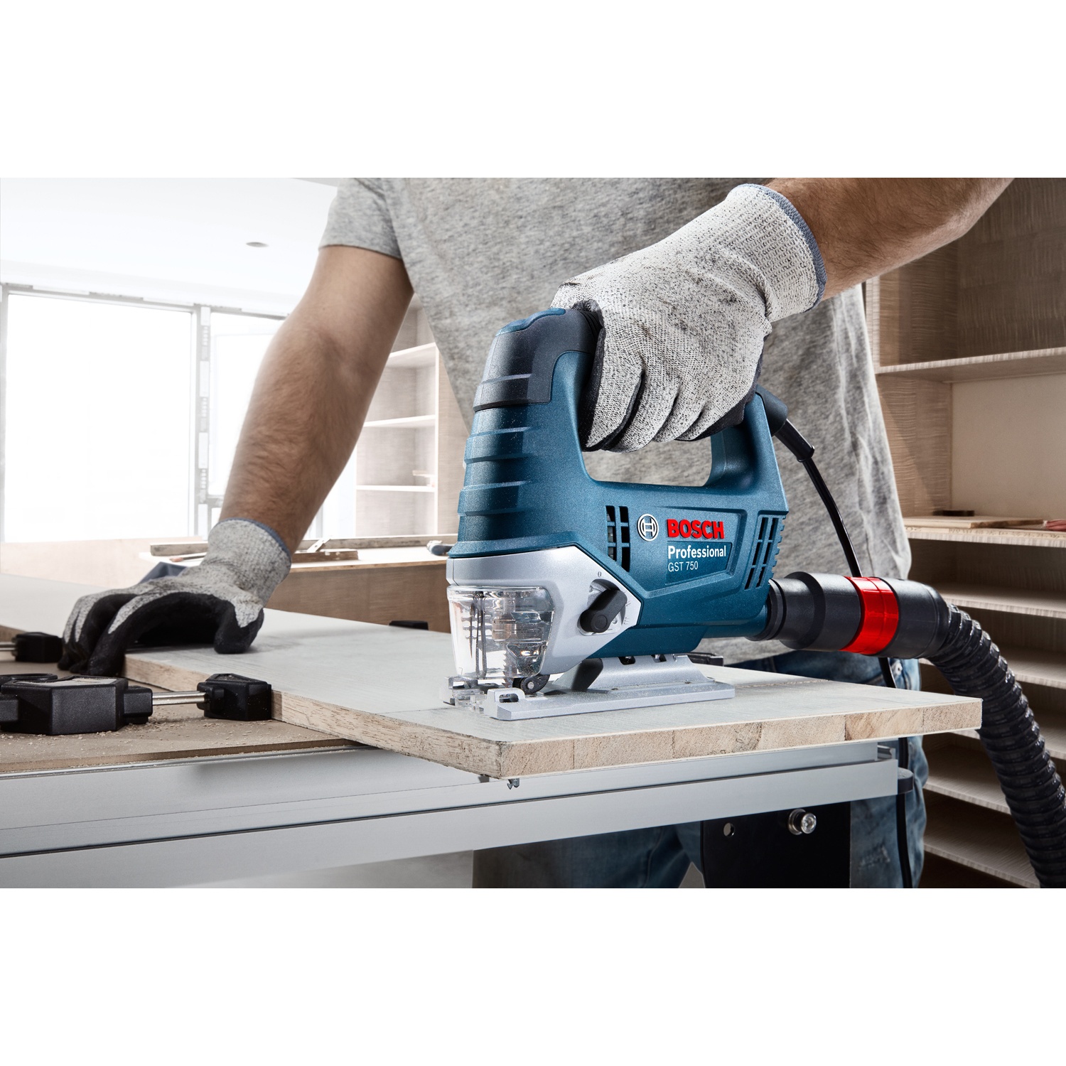 BOSCH เลื่อยจิ๊กซอว์ 520W รุ่น GST750