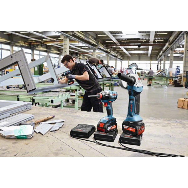 BOSCH แบตเตอรี่ GBA 18V. 4.0Ah รุ่น M-C