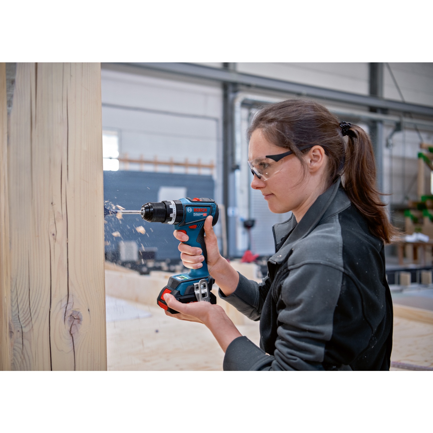 BOSCH สว่านกระแทกไร้สาย 18V Brushless รุ่น GSB18V-90C (เฉพาะเครื่อง)