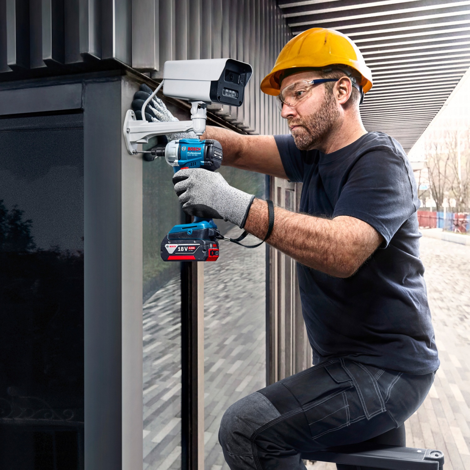 BOSCH บล็อกกระแทกไร้สาย 18V 4.0Ah 2xBatt รุ่น GDS18V-350