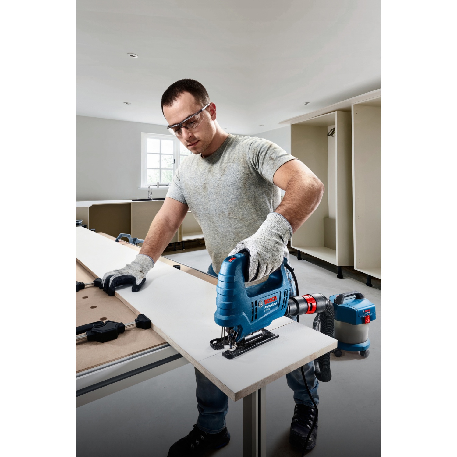 BOSCH เลื่อยจิ๊กซอว์ 65mm 500W รุ่น GST680