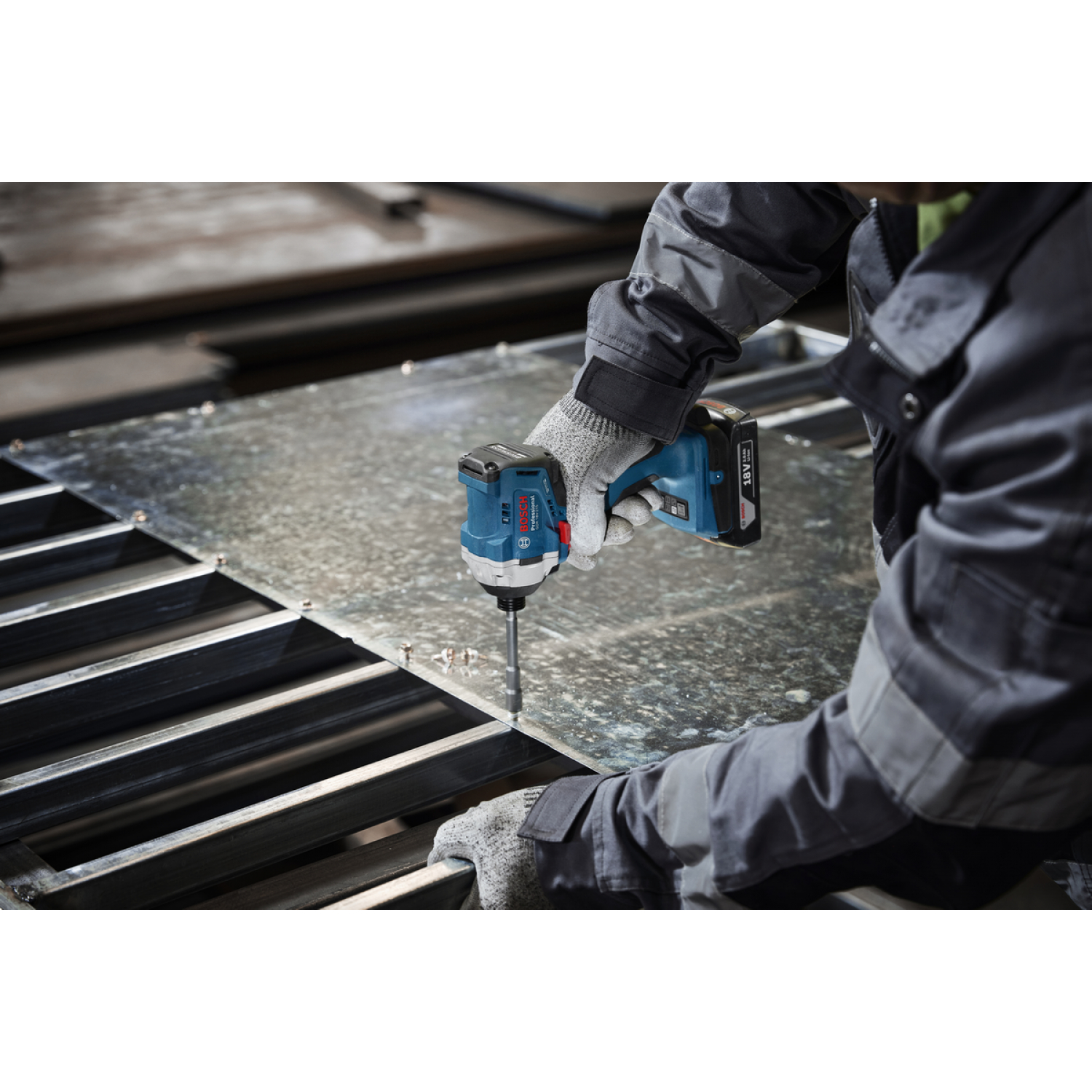 BOSCH ไขควงกระแทกไร้สาย 18V รุ่น GDR18V-215 (เฉพาะเครื่อง)