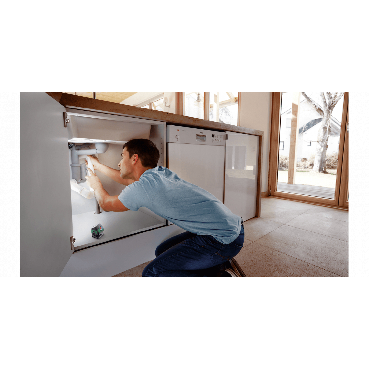 BOSCH ไฟฉายคาดศีรษะ 190 ลูเมน รุ่น 1600A0307X