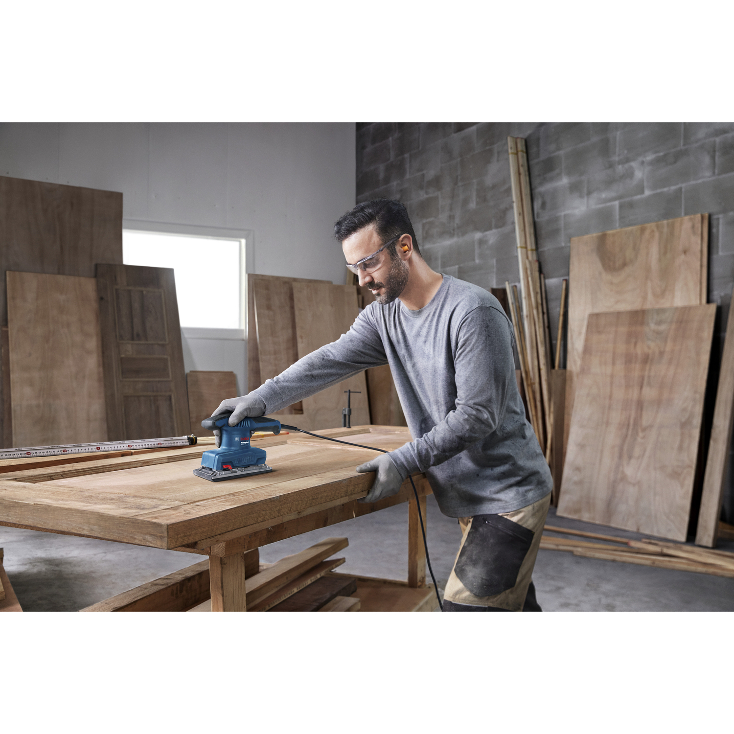 BOSCH เครื่องขัดกระดาษทราย ทรงเหลี่ยม รุ่น GSS 20-18 (New)