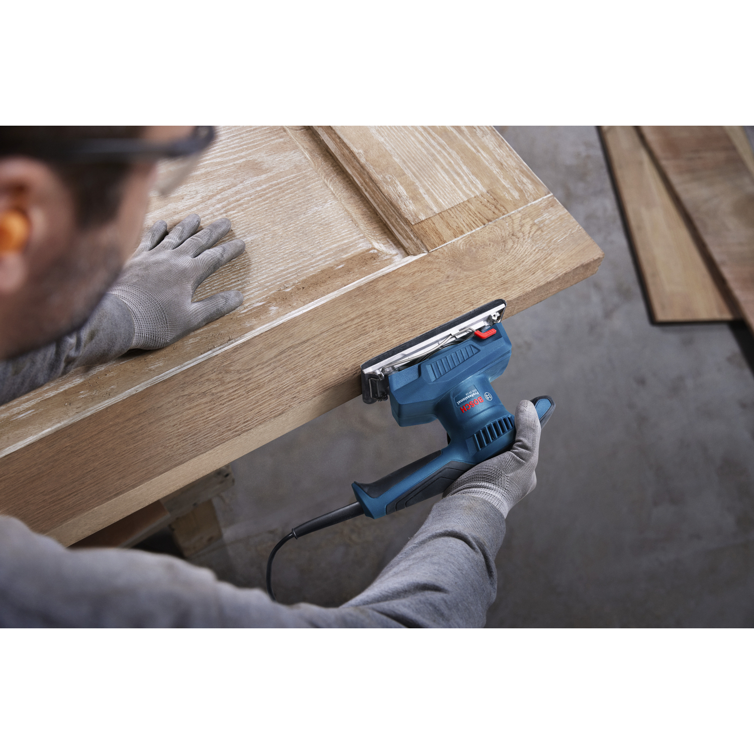 BOSCH เครื่องขัดกระดาษทราย ทรงเหลี่ยม รุ่น GSS 20-18 (New)