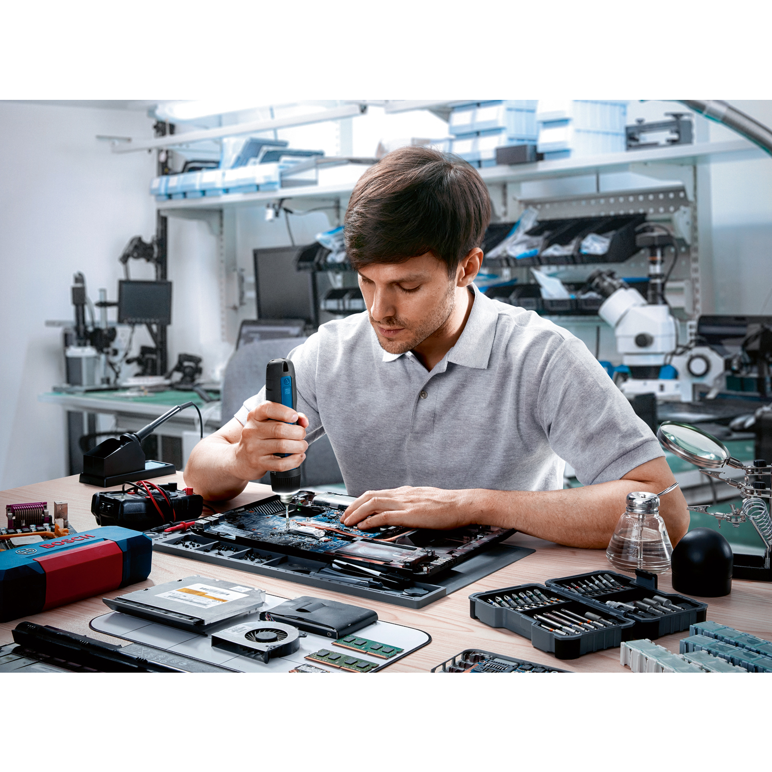 BOSCH ไขควงไฟฟ้าไร้สาย รุ่น GO 3 kit สีน้ำเงิน