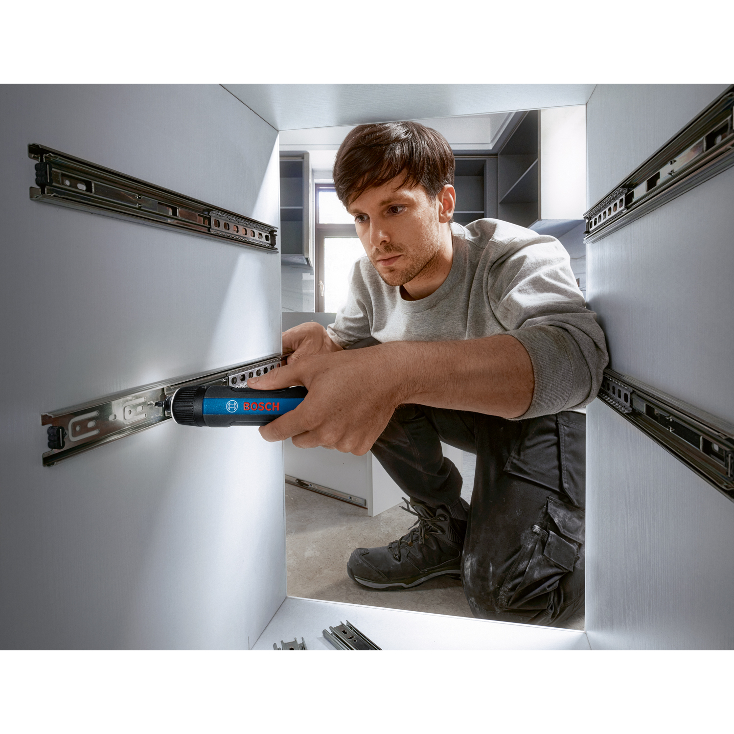 BOSCH ไขควงไฟฟ้าไร้สาย รุ่น GO 3 kit สีน้ำเงิน