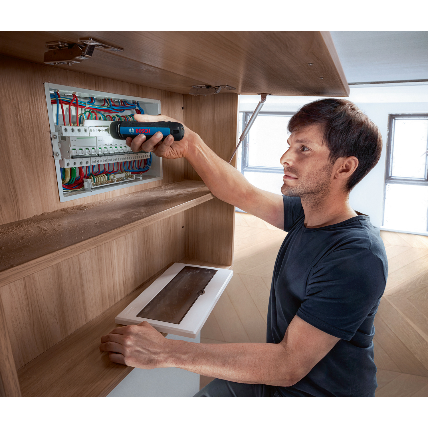 BOSCH ไขควงไฟฟ้าไร้สาย รุ่น GO 3 kit สีน้ำเงิน