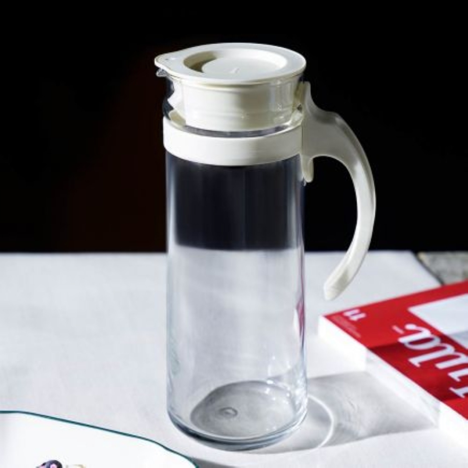 AILO เหยือกน้ำ Vella White 1,265 ml