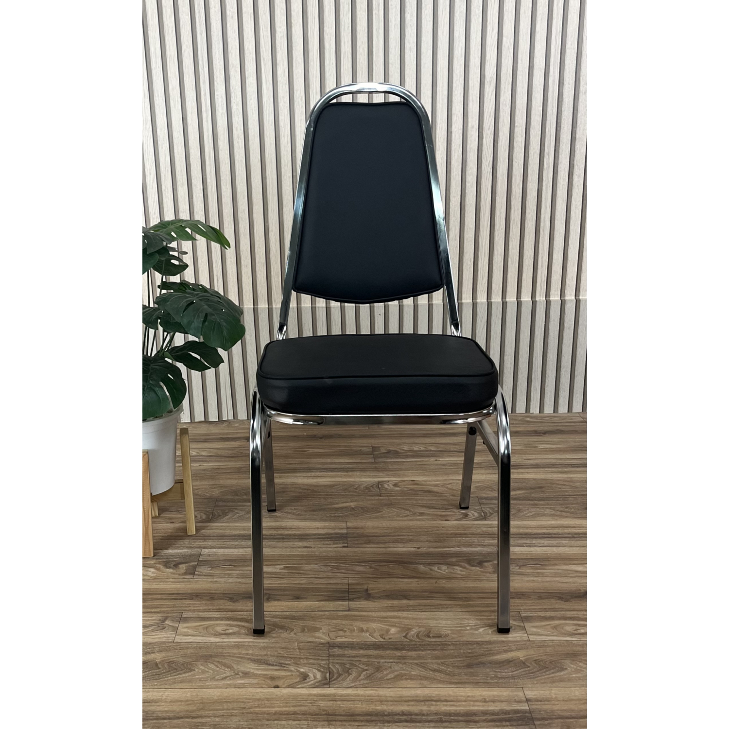 DELICATO เก้าอี้จัดเลี้ยง ขาทรงA หุ้มหนัง PVC รุ่น DT 142A ขนาด 45x54x90ซม. สีดำ