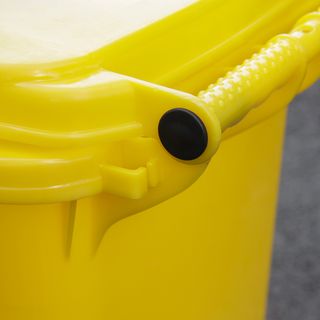 KLEANZY ถังขยะเทศบาลฝาเรียบทรงเหลี่ยม 120 ลิตร รุ่น TG51804-YL ขนาด 57x46x93 ซม. สีเหลือง (ขยะรีไซเคิล) 1/4