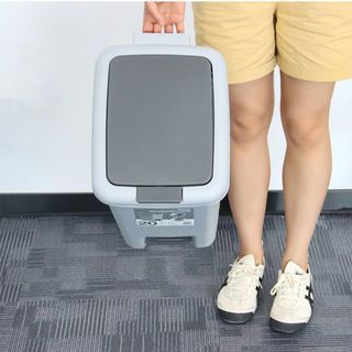 ICLEAN ถังขยะเหยียบเหลี่ยม Prensa 20 ลิตร รุ่น TG51790G ขนาด 25.5x34x43 ซม. สีเทา