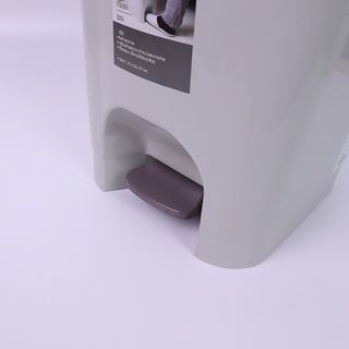 ICLEAN ถังขยะขาเหยียบเหลี่ยม 15 ลิตร ขนาด 27x32x37 ซม. รุ่น 5647 สีเทา