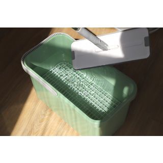 ICLEAN ถังซักม็อบพร้อมตะแกรง มีล้อ 1JY02 ขนาด 24x45x25 ซม. (13L) สีเขียว