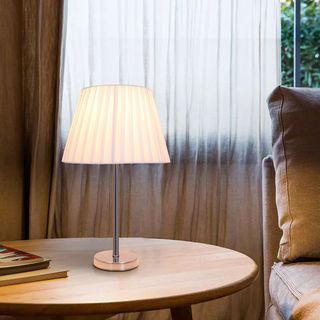 EILON โคมไฟตั้งโต๊ะ ขั้ว E27 ขนาด 25x25x 48cm รุ่น Y001 สีขาว-โครเมียม