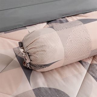 TRUFFLE ชุดเครื่องนอนพร้อมผ้านวม 4 ชิ้น รุ่น Riku-02 ขนาด 3.5ฟุต สีเทา-ชมพู