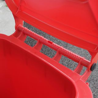 ICLEAN ถังขยะเทศบาลฝาเรียบทรงเหลี่ยม 240 ลิตร รุ่น TG51805-RE ขนาด 74x59x100 ซม. สีแดง (ขยะอันตราย) 1/4