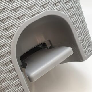 Kleanzy ถังขยะเหยียบเหลี่ยมลายสาน 10 ลิตร ขนาด 24.5x24.5x32 ซม. รุ่น TG54603 สีเทา