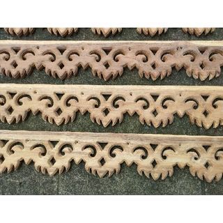 เชิงชายไม้สักลายมงกุฎ 6นิ้วx100cm.