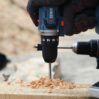 SENIX สว่านไร้สายBrushless 13มม. 20V(Max) รุ่นPDDX2-M2-EU สีน้ำเงินดำ (พร้อมแบตเตอรี่ 2.0Ah 2ก้อน และแท่นชาร์ต1อัน)