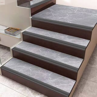 MAC จมูกบันได PVC หน้ากว้าง 38 มม. ยาว 2 เมตร รุ่นDF38-20G1 สีเทาเข้ม