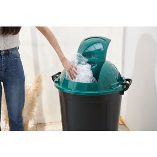 API ถังขยะกลม ฝาโดมสวิง 118L ขนาด 57x57x91cm. รุ่น #199 สีเขียว