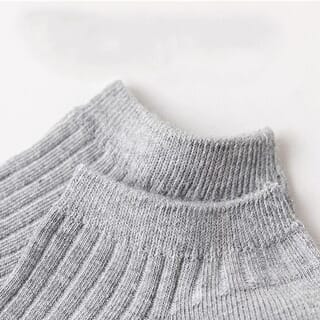 KOJI ถุงเท้าข้อสั้นแบบเรียบ รุ่นSC04 ขนาด5x17x0.4ซม.คละสี